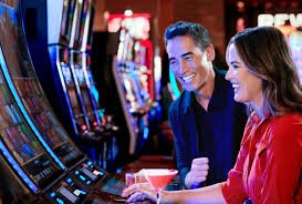 Meja Three Card Poker langsung dengan dealer di studio aladin77